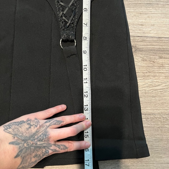 Lace Detail front skirt - Picture 5 of 8